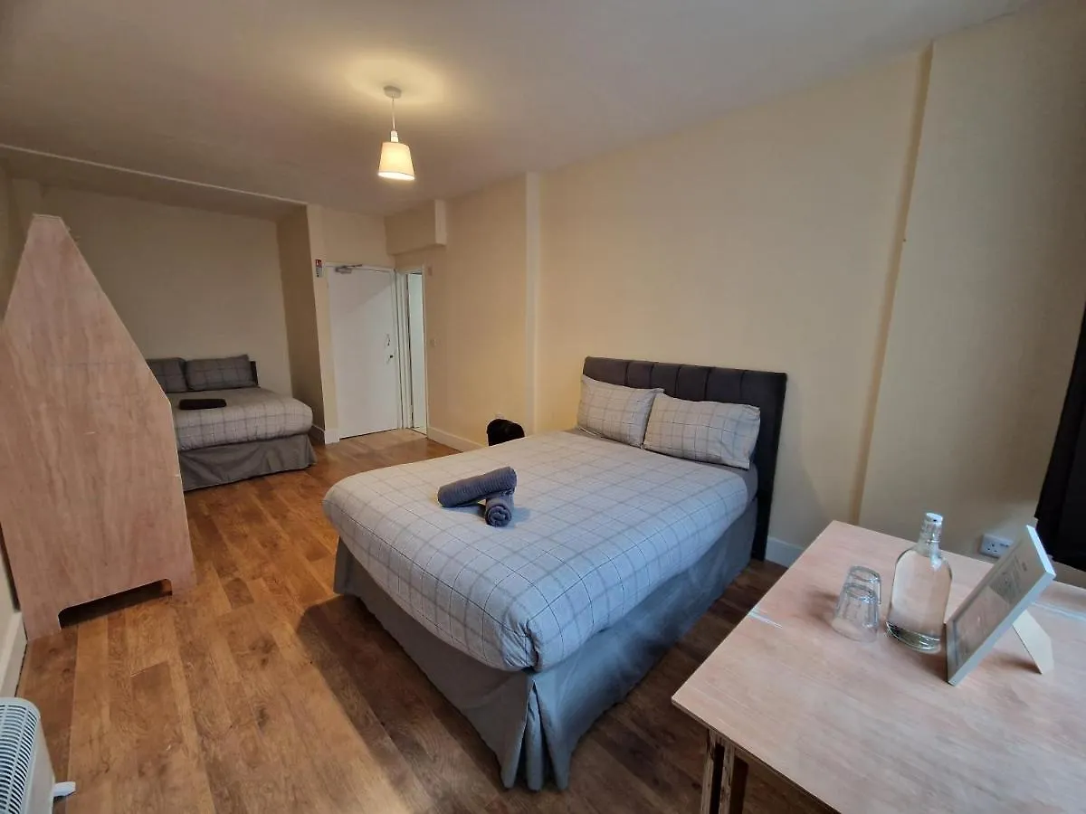 Affordable Rooms In Shared Flat, London Bridge